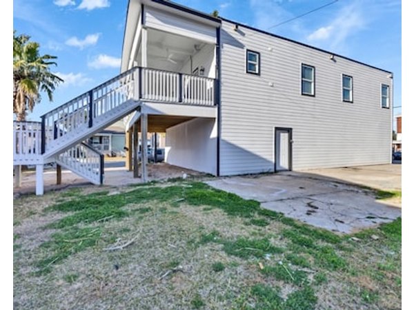 Beautiful House In Galveston With Nearby Attractions Thats Pet-friendly.