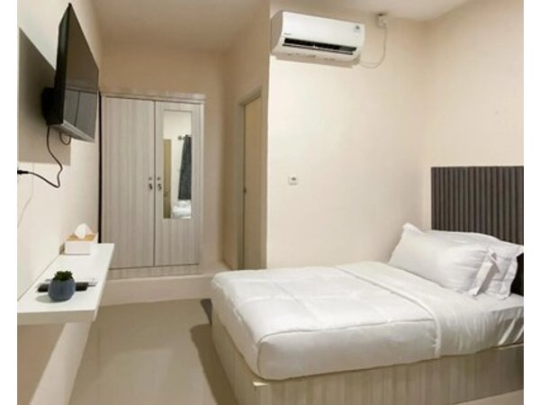 RedDoorz Syariah near RS Awal Bros Panam Pekanbaru