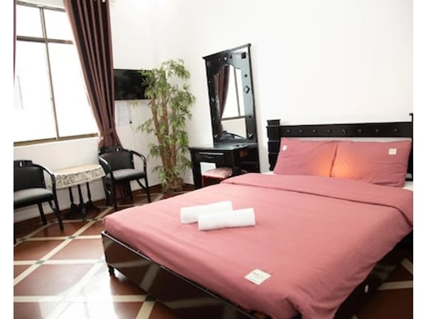 Red Sun Hotel