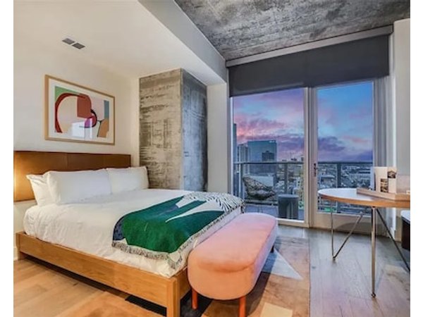 Chic Tower Condo With City Views In Downtown Austin Texas. Pets Welcome