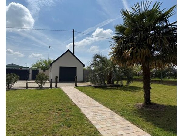 Gite La Flèche 3 Bedrooms 6 Persons