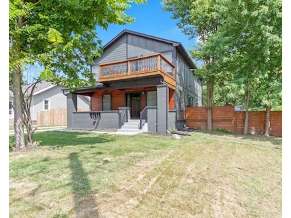Rustic Downtown Retreat 5-bedroom House In Indianapolis
