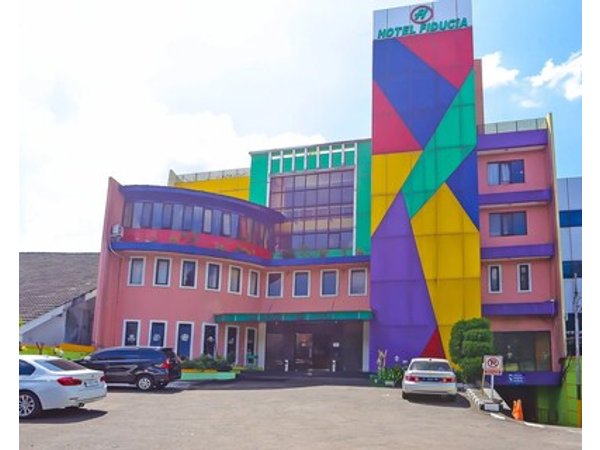 Townhouse Oak Hotel Fiducia Pasar Minggu