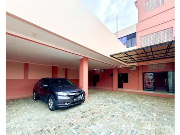 RedDoorz Syariah Miyona near Siliwangi Semarang