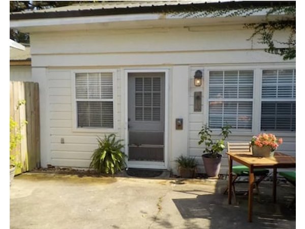 Charming Cottage In Pensacola