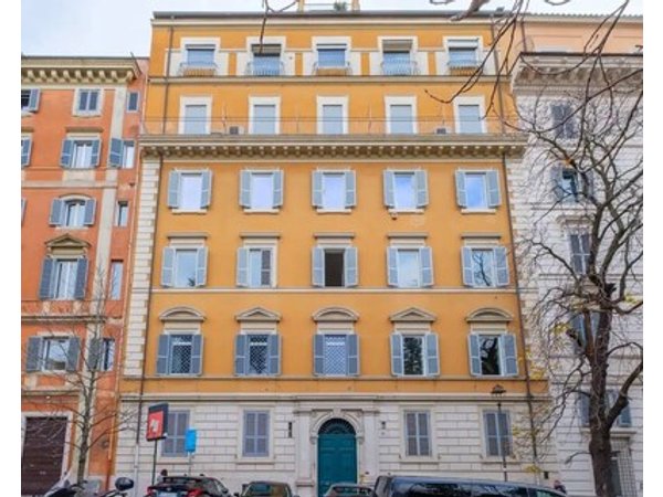 Apartment in central Rome just a stone's throw from Via Vittorio Veneto and Metro A