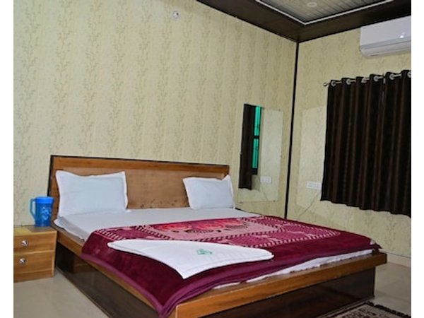 Staymaker Hotel Awadh Vilas