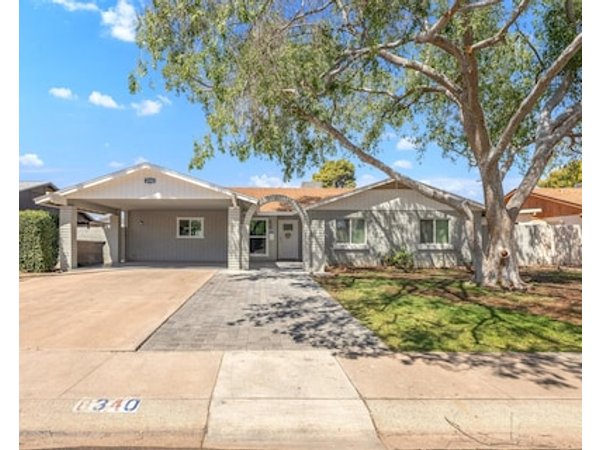 Tremendous 4-bedroom estate with AC in Glendale