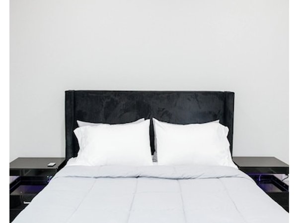 Modern 3BR Getaway w/Smart TVs Fast WiFi & Near Downtown + Med Ctr +NRG Stadium