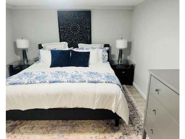 Your Perfect Getaway Between Farmingdale & Amityville