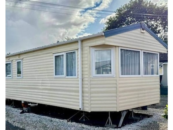 Deluxe Delta 4-bedroom Caravan