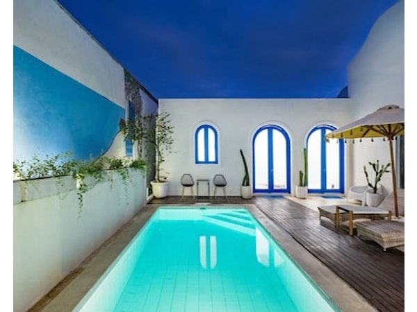 Casa Posa Grand: 6BR Private Villa in Seminyak