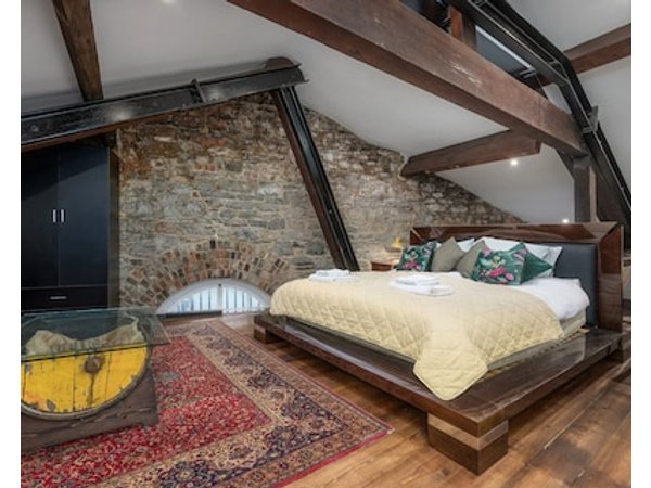 THE MAYFLOWER SUITE pet friendly in Plymouth