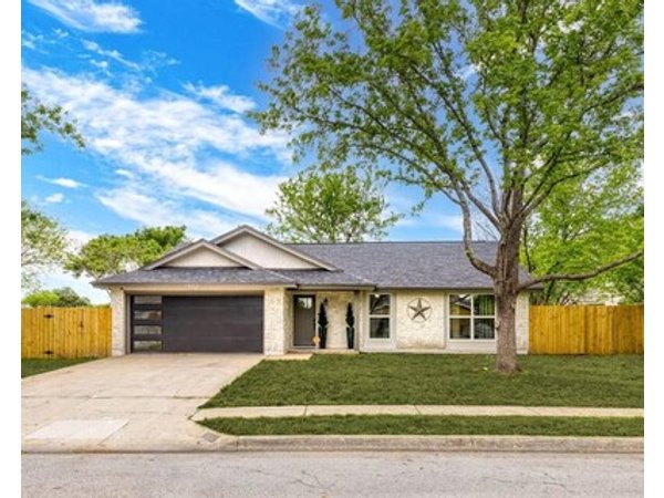 3-bedroom House In Cool Round Rock With Wifi Ac. Beautifully Decorated!