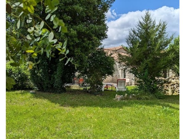 Gite Razac-de-saussignac 2 Bedrooms 6 Persons