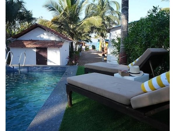 Beachouse Beachfront Cottages and Suites