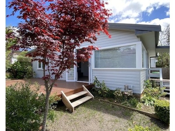 Cheerful Mountain Cottage 'Lynette'