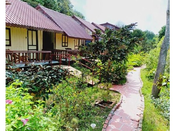 Brown House Resort