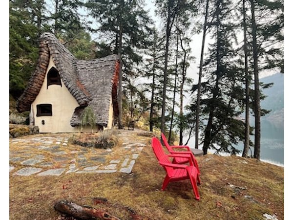Malahat Fairyland Cottage