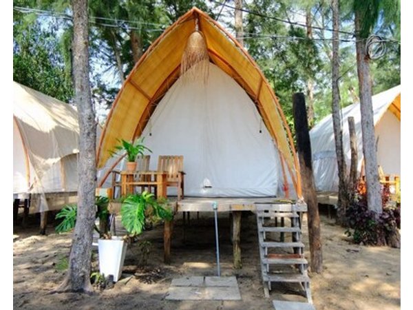 Hang Sói Glamping