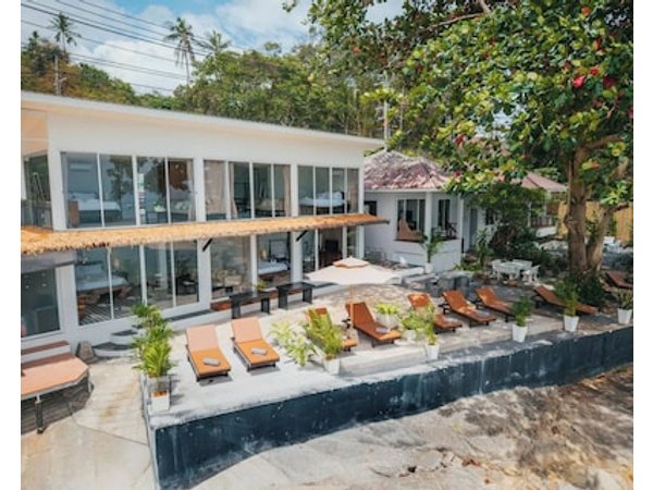 Escape Beach Front Cottage - 2 bed family room