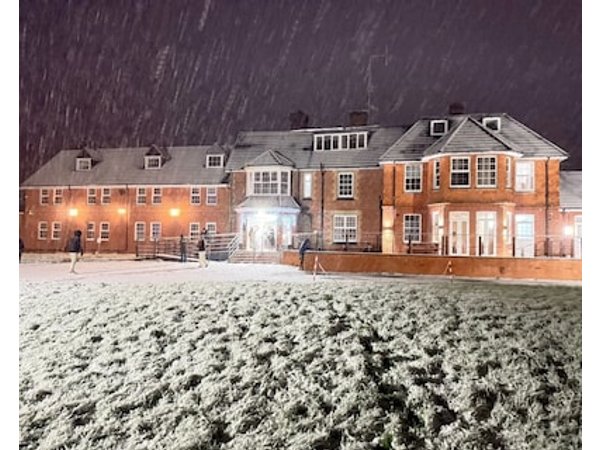 Trivelles Gatwick Hotel & airport Parking
