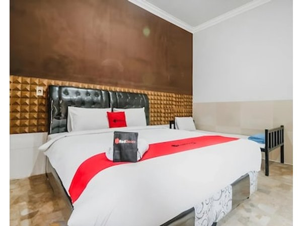 RedDoorz near Millennium ICT Center Medan