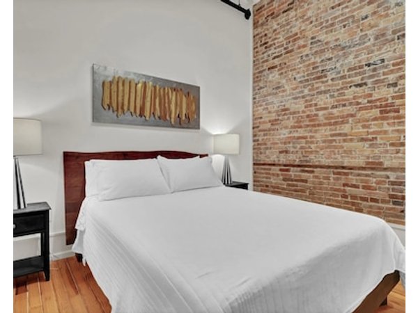 Refined Historic 2BR/1BA Suite in Prime Downtown Wilmington