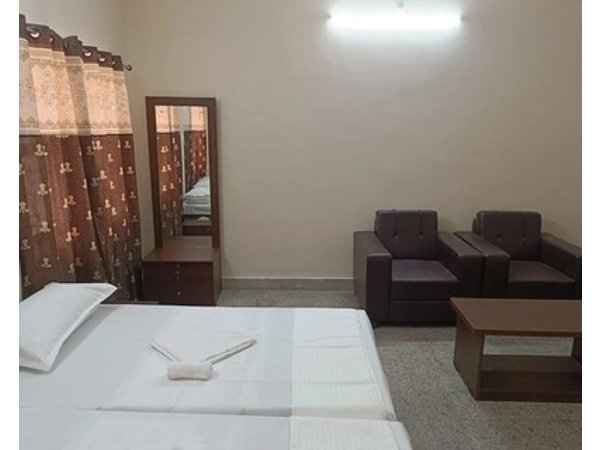 shri gokerneswar guesthouse
