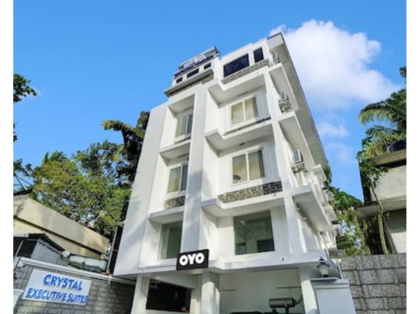 Super OYO Flagship Crystal Executive Suites