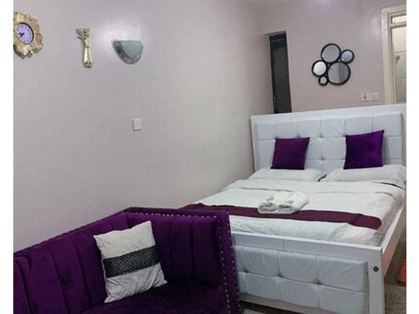 Lux Suites Royal Suburbs Apartments