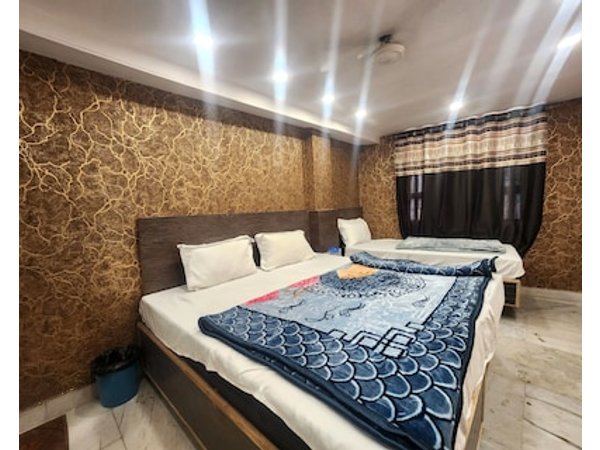 Hotel Shivans Near New Delhi Railway Station