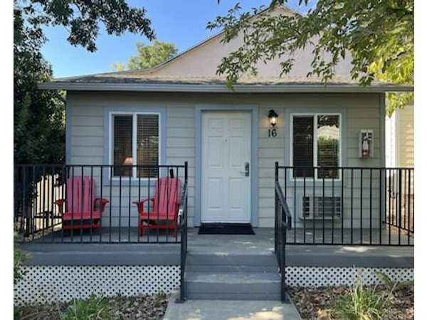 Clear Lake Cottages & Marina