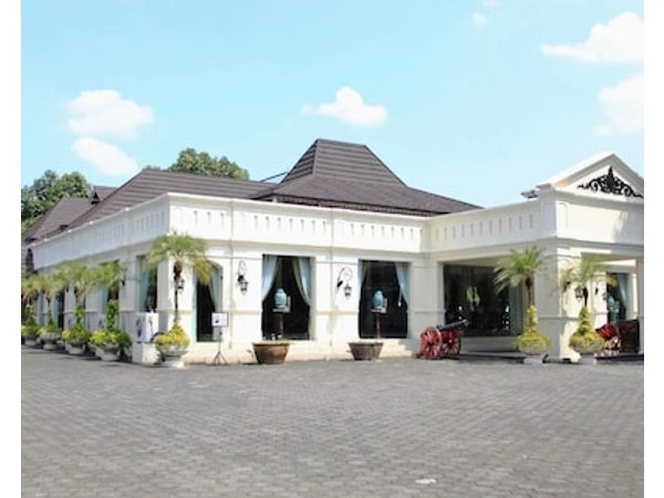 Hotel O Solo near RS JIH Solo formerly Azifa Inn