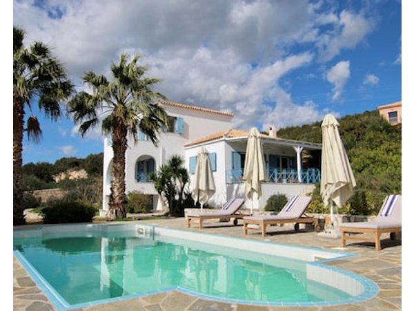 Grand Bleu Apartments & Villas