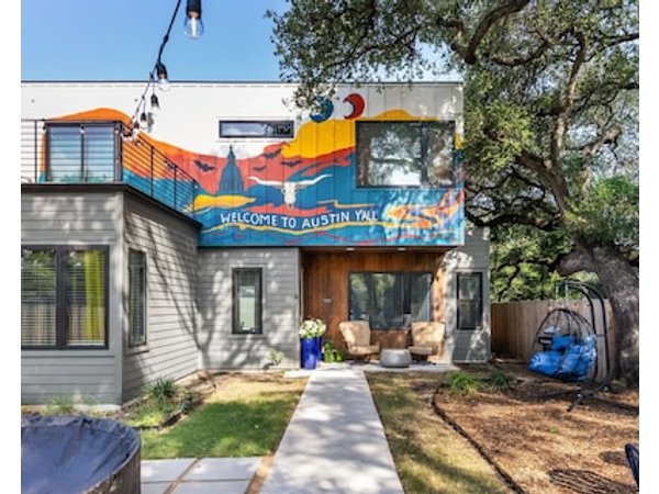 Ultimate Getaway with Cowboy Pool Fire Pit Rooftop