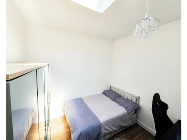 Cleave House - Stylish & Chic 3 Bed House Mins From Central London