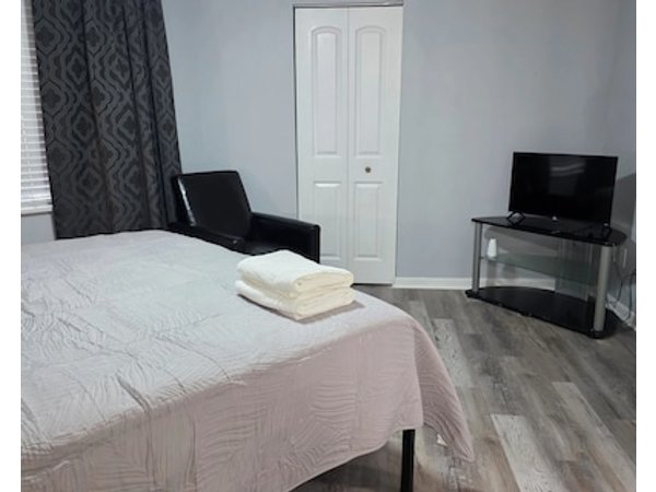 Charming 2-bedroom Condo Minutes From Orlando International Airport.