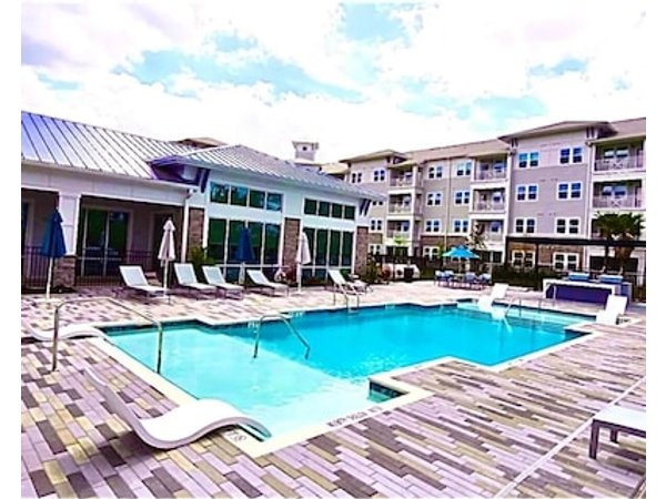 Riverfront Getaway • JAX Airport Access