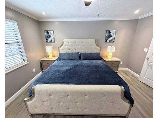 Modern Mountain Gamers Getaway #2- 4BR ranch 8 beds sleeps 12 - walk to Pkwy