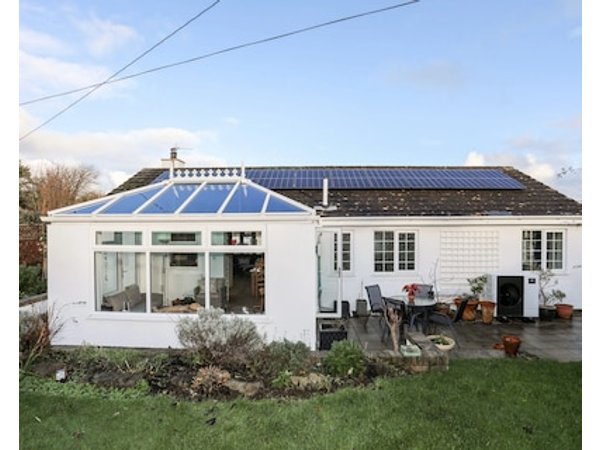 Neaudd Wen Pet Friendly Country Holiday Cottage In Benllech