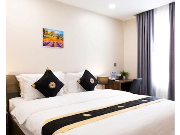Walkstreet Hotel & Apartment