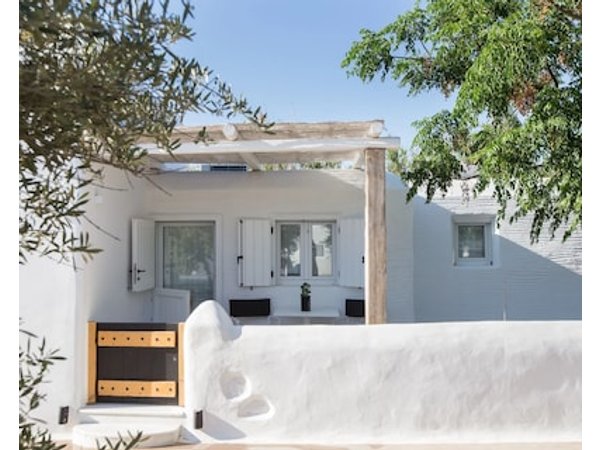 Kallos Villas & Suites