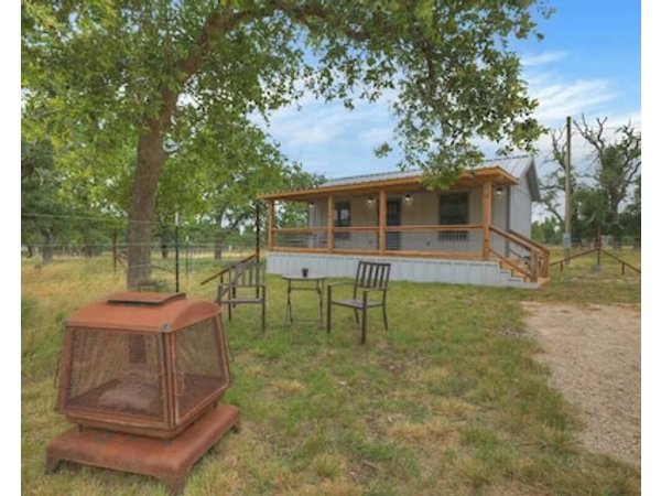 Cates Cottage in the Hill Country 8 Mins to Fred!