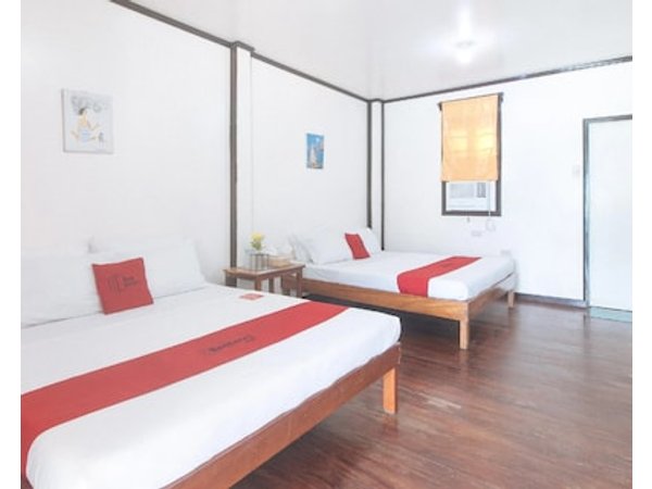 RedDoorz @ Tandikan Beach Cottages