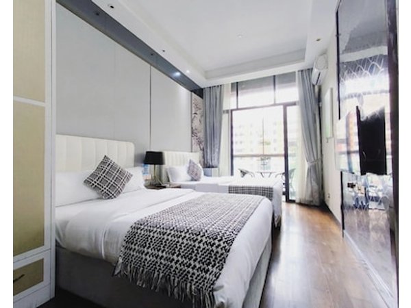 Aurora Boutique Apartment (shenzhen Futian Qiaoxiang Branch)