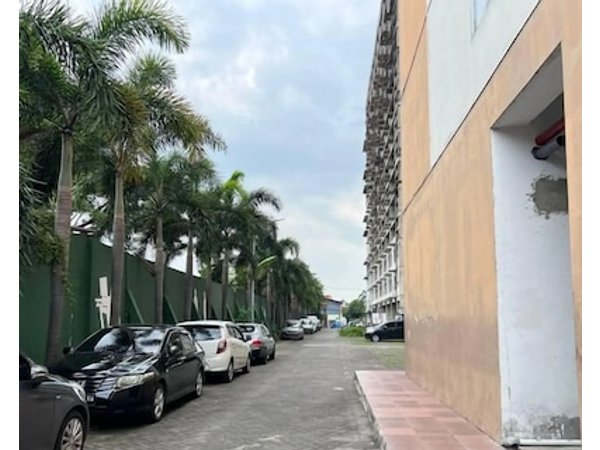 Comfy Studio Apartment At Menara Rungkut By Travelio
