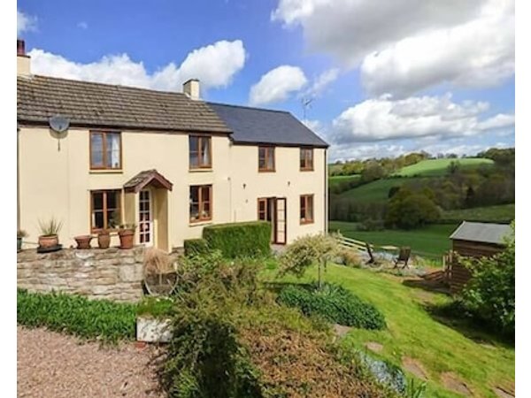 Glebe Farm Cottage Family Friendly In Llandegveth Ref 924581