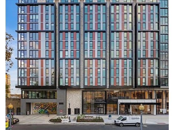 Grill & Sundeck | Capitol Hill | Mins From New York Avenue