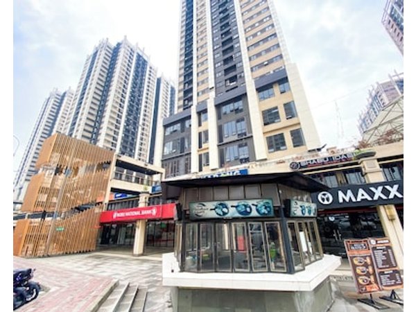 Relaxing And Cozy Living 2br Meikarta Apartment